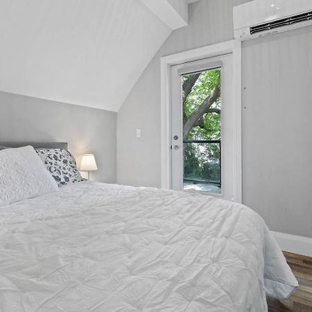 Entire 1 Bedroom Apartment Across From Google - Br5 Kitchener Exterior foto
